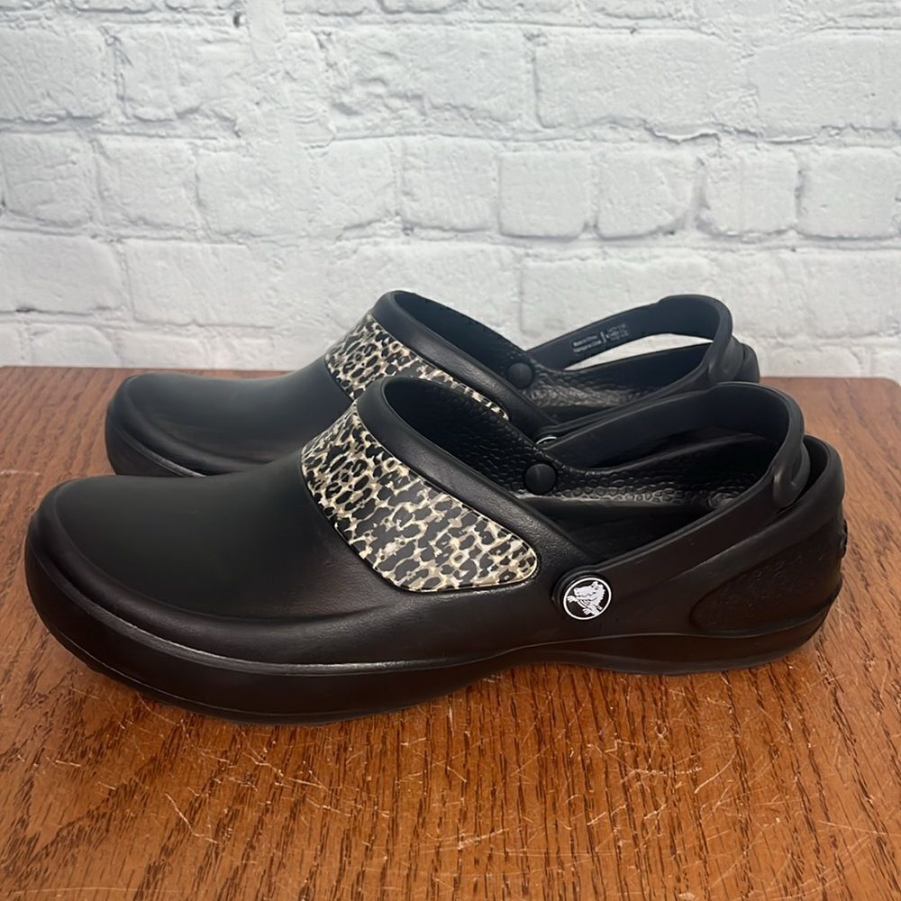 Crocs Women’s Slip On 10876 Clogs Closed Toe Closed Back Slip Resistant Black 8 - Picture 3 of 5